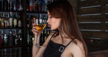 Les 5 meilleures manières d'emballer une fille dans un bar